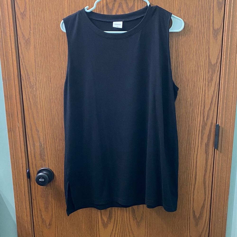 Classic Black Sleeveless Tank Top